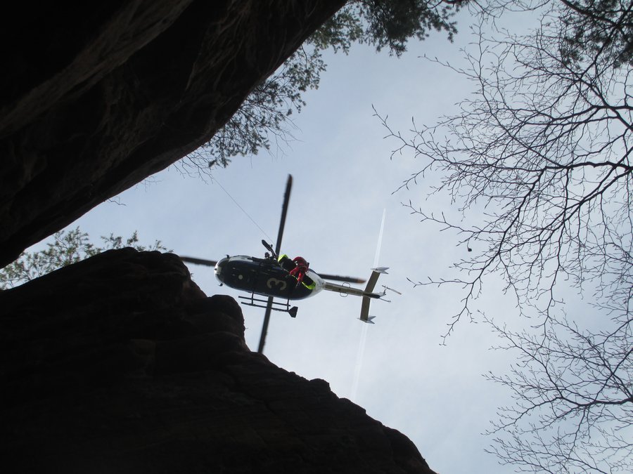 Rettung im Luftrettungssack vom Felsen